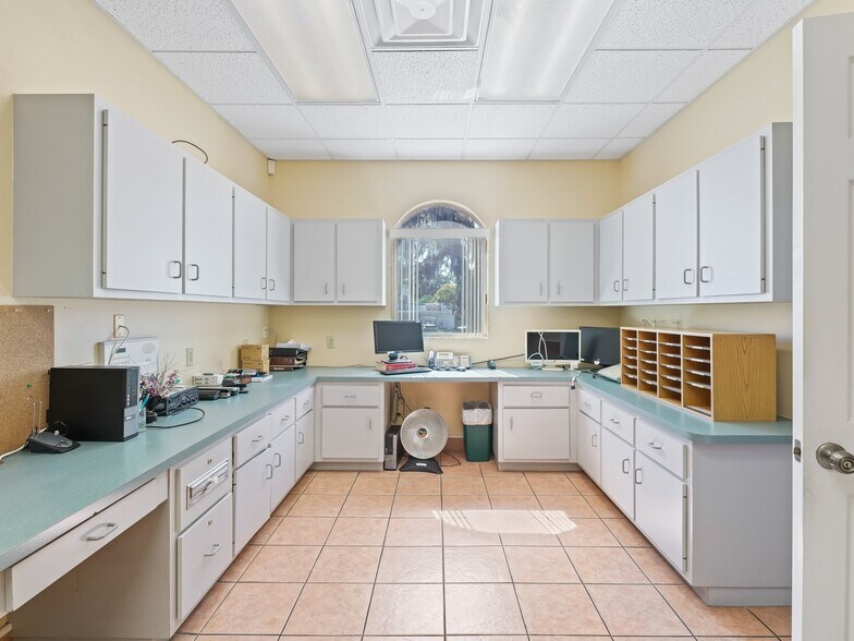 More Photos Of 1414 E Main St, Leesburg Medical For Sale