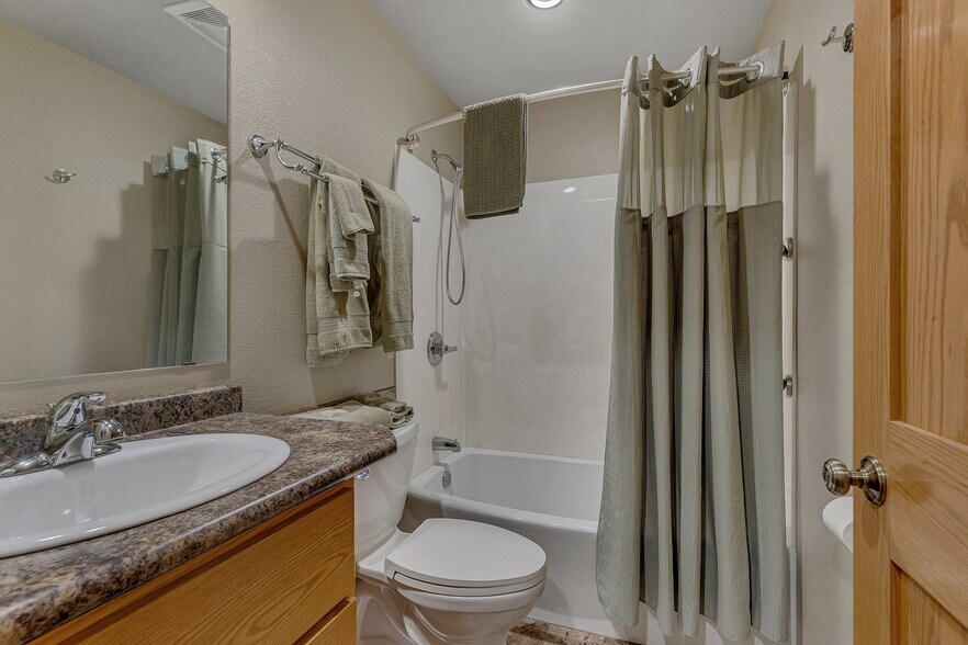 More Photos Of 720 Highway 10, Saint Cloud Hospitality For Sale