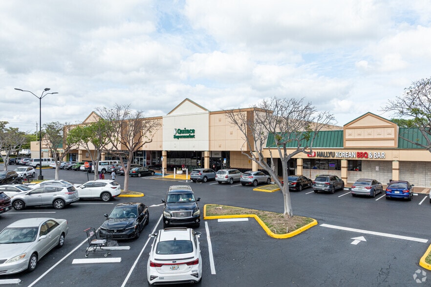 Primary Photo Of 6702-6900 N University Dr, Tamarac Unknown For Lease