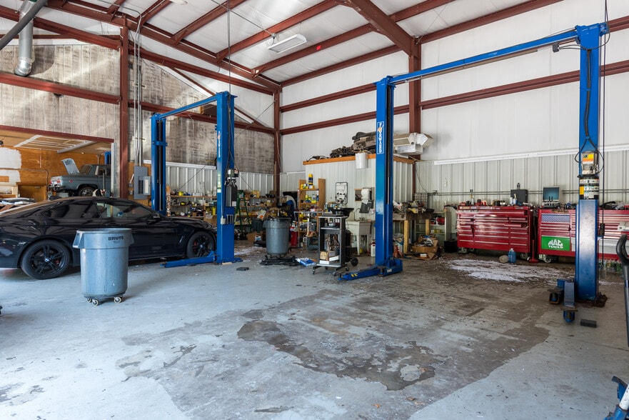 More Photos Of 7 Colonel Dr, Bourne Auto Repair For Sale