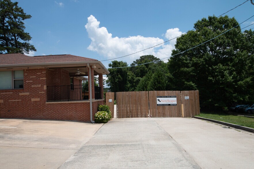 More Photos Of 2642 Loganville Hwy, Grayson Office Residential For Sale