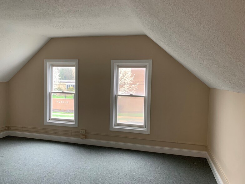 More Photos Of 3527 Darrow Rd, Stow Office For Sale