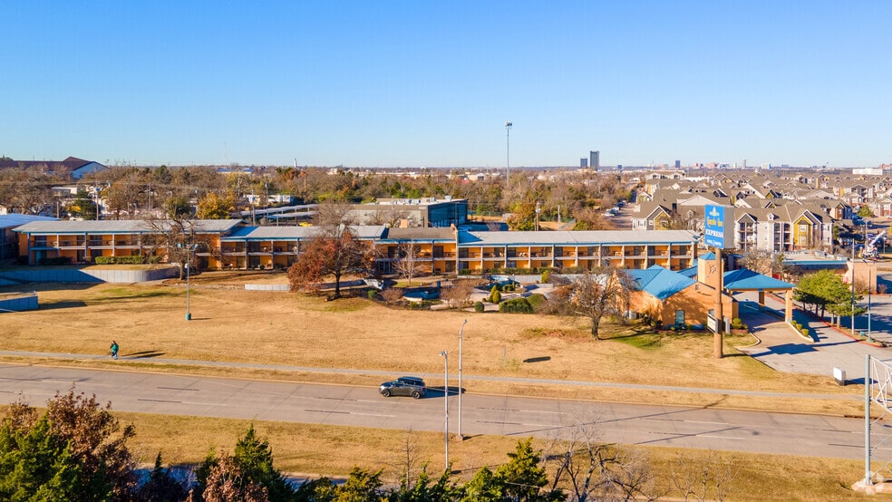 More Photos Of 5405 N Lincoln Blvd, Oklahoma City Hotel For Sale