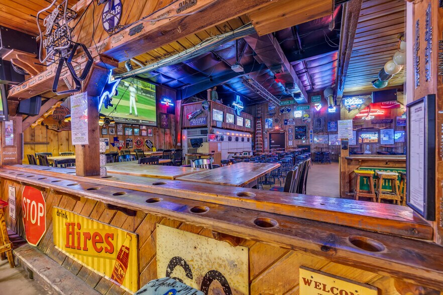 More Photos Of 1390 McQueeney Rd, New Braunfels Sports And Entertainment For Sale