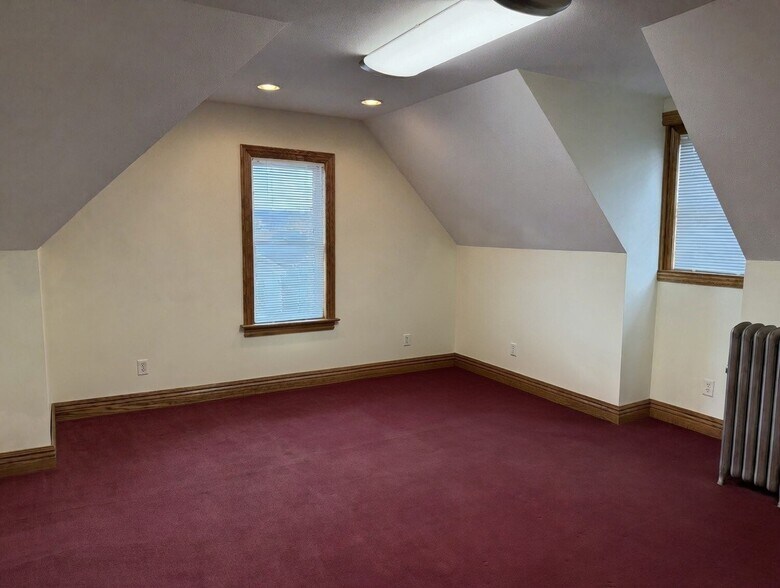 More Photos Of 438 Depot St, Latrobe Office For Lease