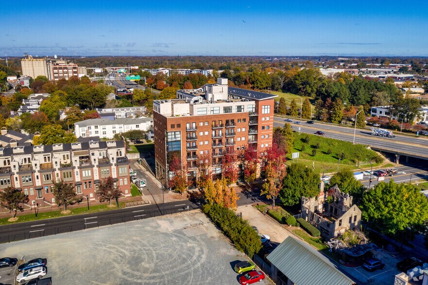 More Photos Of 715 N Church St, Charlotte Office For Sale