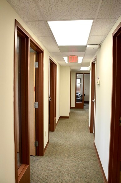 More Photos Of 7 Progress Dr, Cromwell Service For Sale