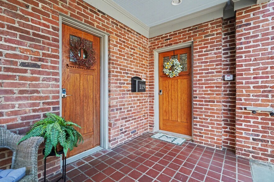 More Photos Of 117 E Maple St, Decatur Loft Creative Space For Sale