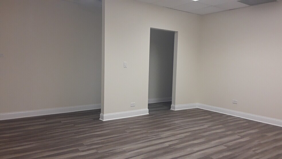 More Photos Of 3403 W Lawrence Ave, Chicago Office For Lease