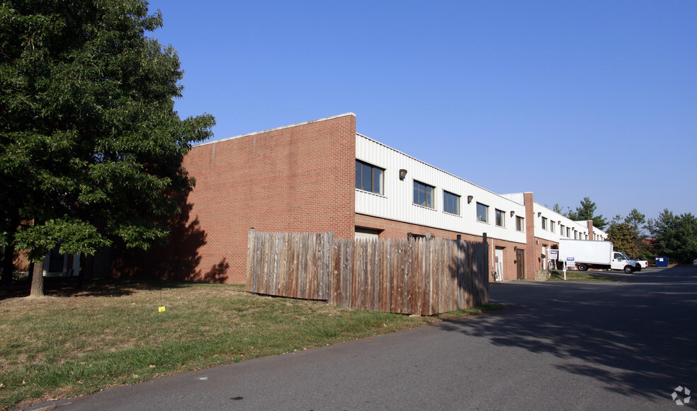 Primary Photo Of 1323 Shepard Dr, Sterling Showroom For Lease