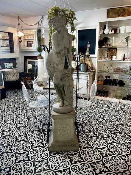 More Photos Of 4034-4036 Grand Blanc Rd, Swartz Creek Freestanding For Sale