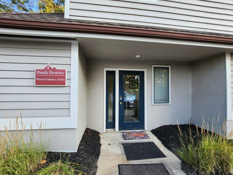 More Photos Of 920 Lawn Ave, Sellersville Medical For Sale