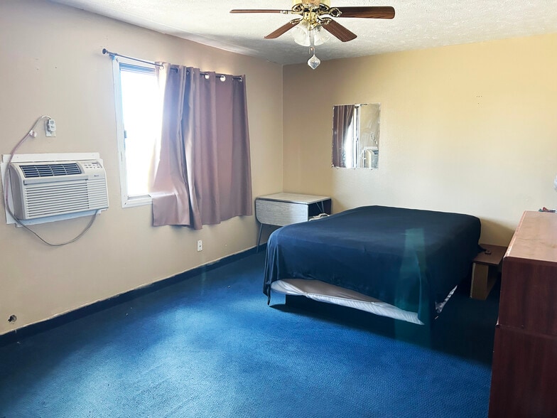 More Photos Of 1025 E 4th St, Ainsworth Hospitality For Sale
