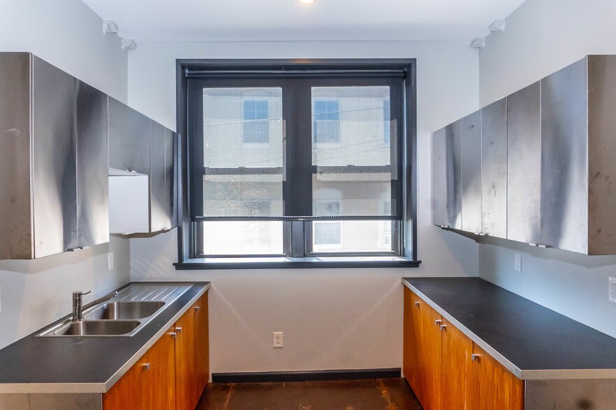 More Photos Of 1023-1025 Hamilton St, Philadelphia Loft Creative Space For Lease