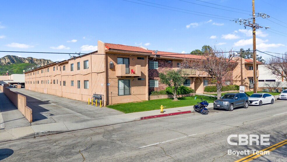 More Photos Of 31737 Ridge Route Rd, Castaic Apartments For Sale