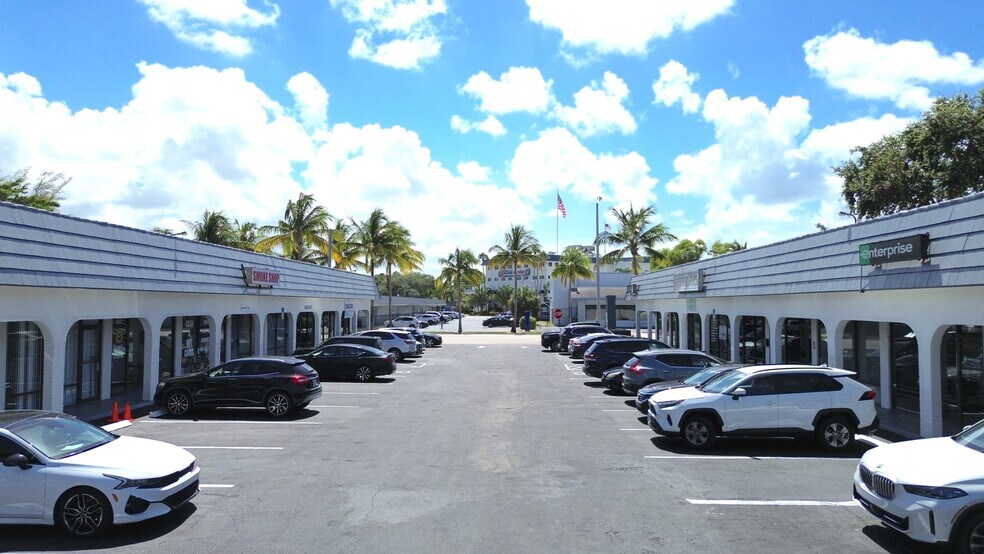 More Photos Of 833 S Federal Hwy, Dania Unknown For Lease