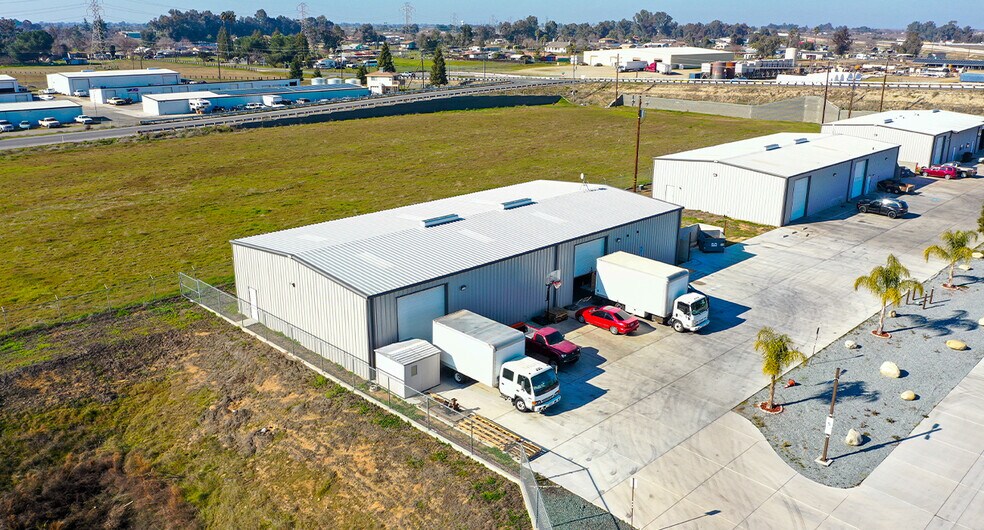 More Photos Of 28810-28820 Avenue 15 1/2, Madera Unknown For Lease