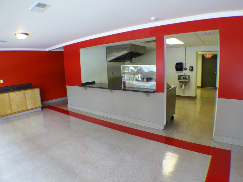 More Photos Of 115 W Main St, Lexington Restaurant For Sale