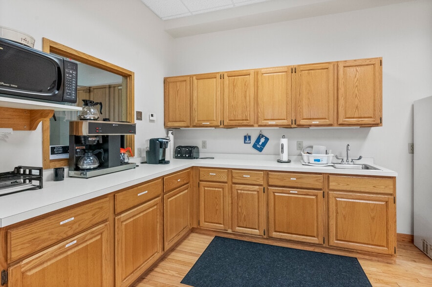 More Photos Of 19-29 Mechanic St, Worcester Office For Sale