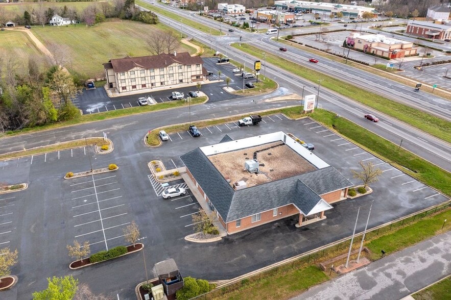 More Photos Of 9405 Chesapeake St, La Plata Medical For Lease