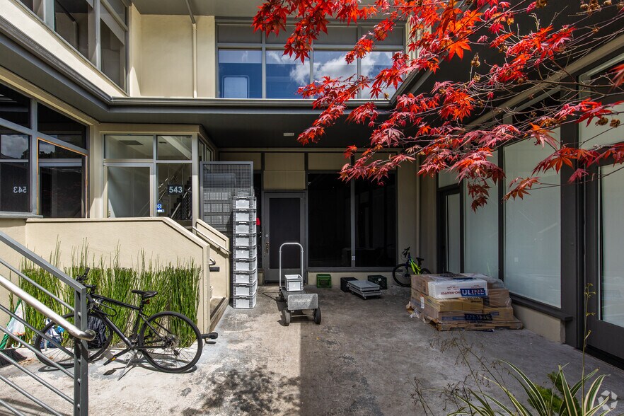More Photos Of 541-547 Bryant St, Palo Alto Loft Creative Space For Lease
