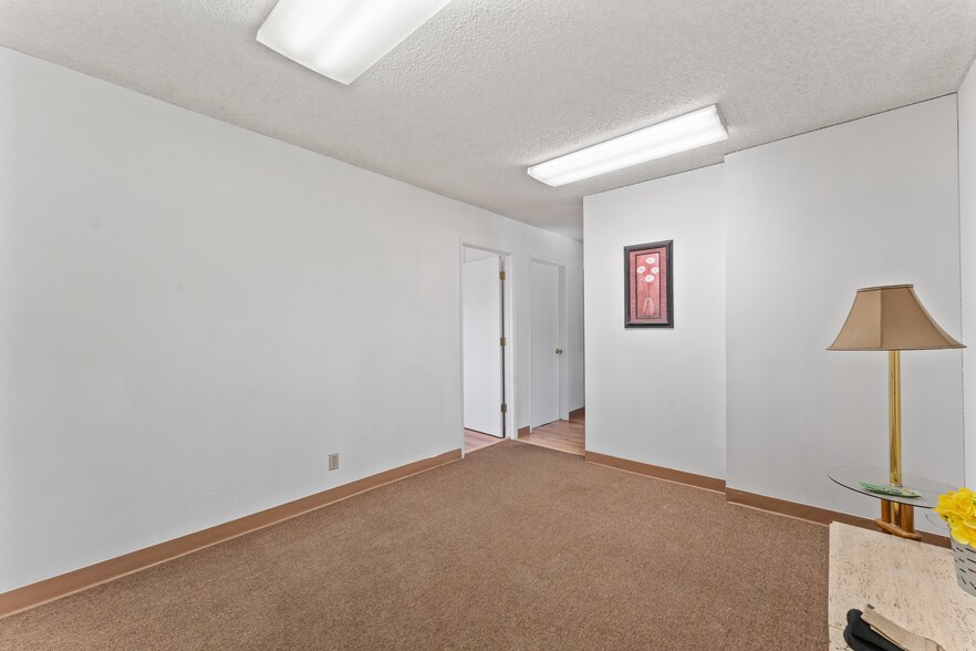 More Photos Of 235 W Pueblo St, Reno Research And Development For Lease