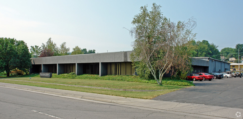 Primary Photo Of 410 Bob Morrison Blvd, Bristol Manufacturing For Sale