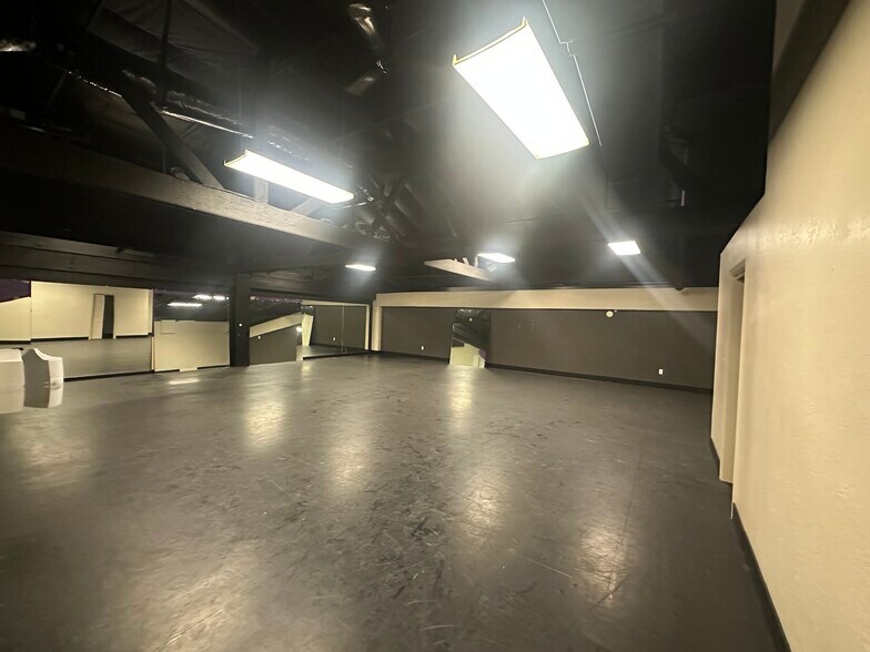 More Photos Of 430 D St, Marysville Health Club For Sale