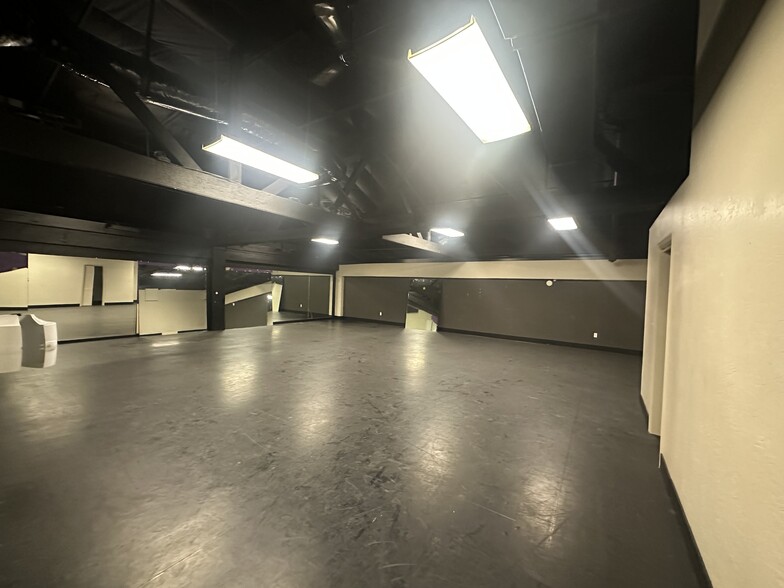 More Photos Of 430 D St, Marysville Health Club For Sale