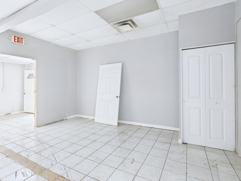 More Photos Of 705 S Byron Butler Pkwy, Perry Freestanding For Sale