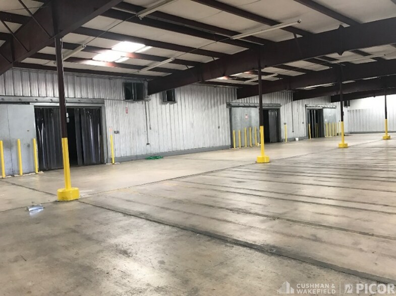 More Photos Of 772 W Frontage Rd, Nogales Warehouse For Lease