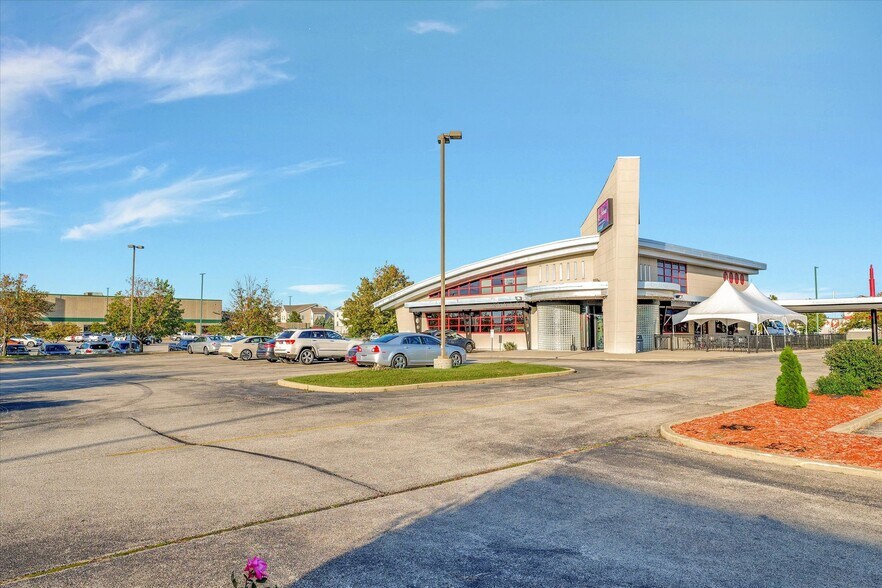 More Photos Of 608 W Town Center Blvd, Champaign Restaurant For Sale