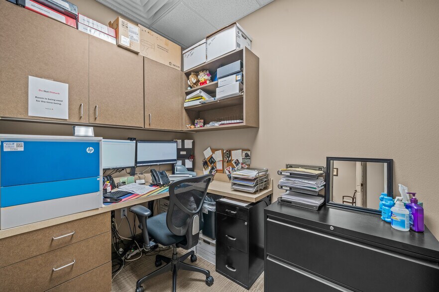 More Photos Of 7515 Quaker Ave, Lubbock Medical For Sale