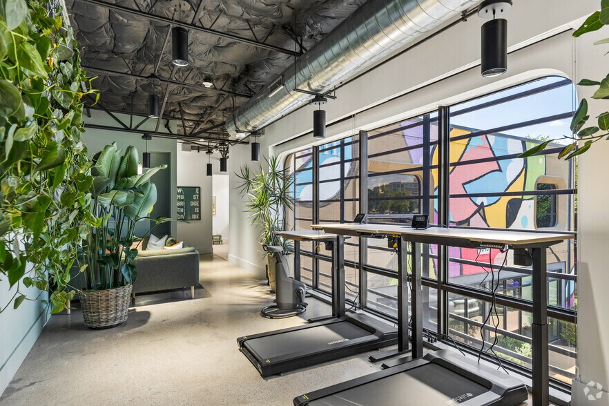 More Photos Of 9840-9850 N Central Expy, Dallas Coworking Space