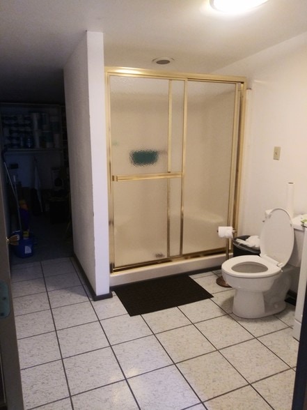 More Photos Of 5017 N Coolidge Dr, Tampa Warehouse For Sale