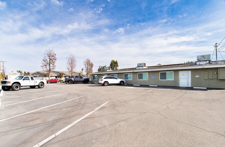 More Photos Of 1351 E Chapman Ave, Fullerton Office For Sale