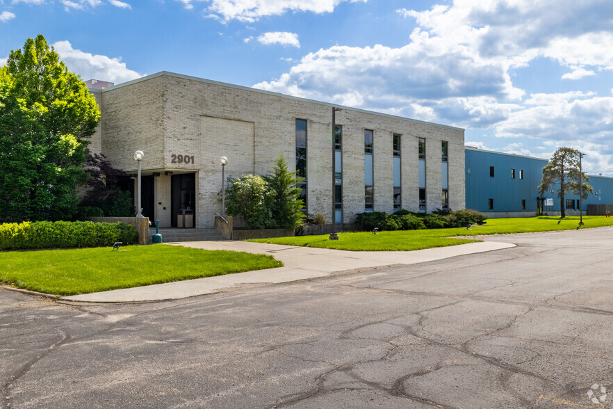 Primary Photo Of 2901 W Lakeview Rd, Lawrence Warehouse For Lease