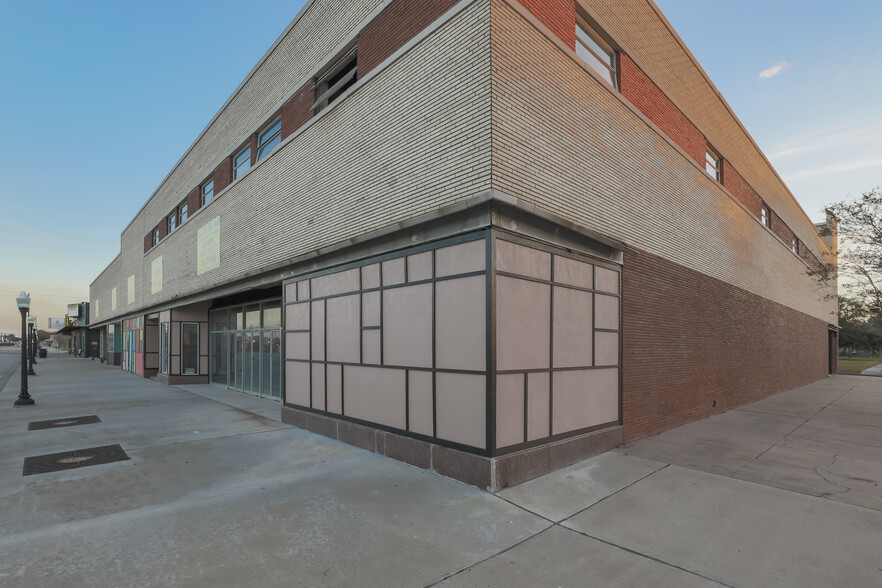 More Photos Of 502-514 6th St N, Texas City General Retail For Sale