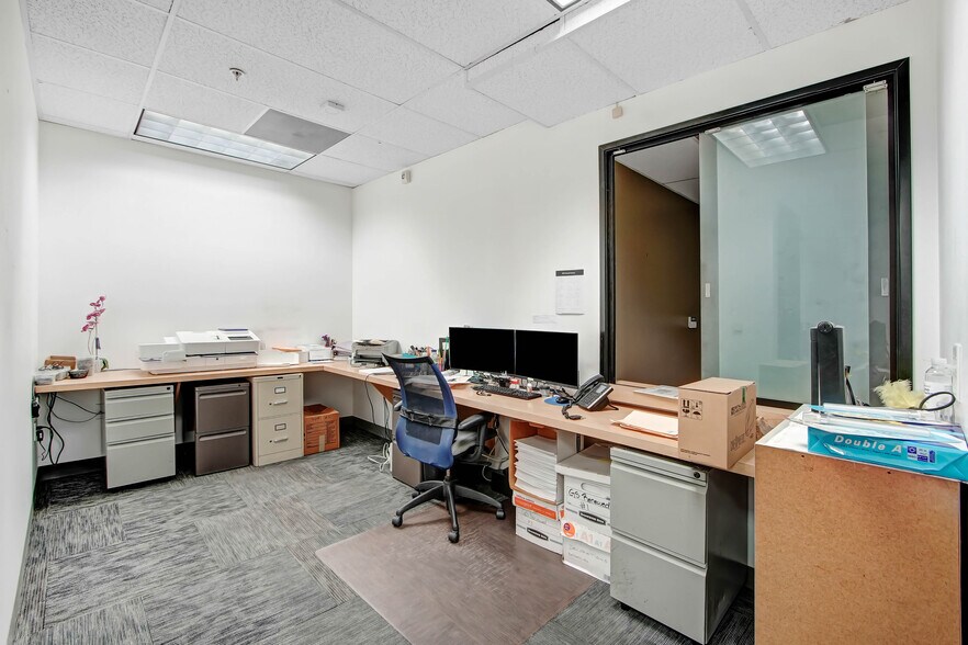 More Photos Of 9301 Corbin Ave, Northridge Office For Lease