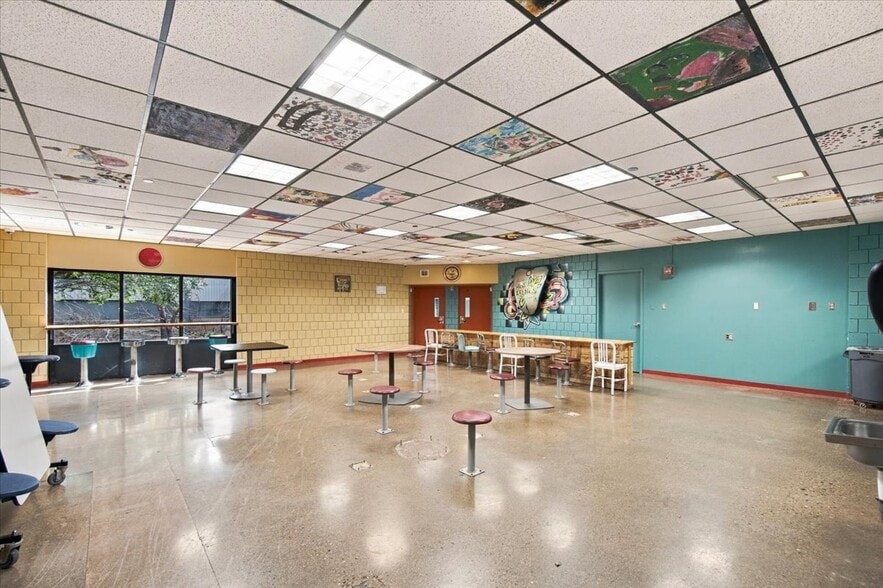 More Photos Of 301 Obetz Rd, Columbus Specialty For Sale