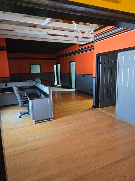 More Photos Of 330 N Marquette Rd, Prairie Du Chien General Retail For Lease
