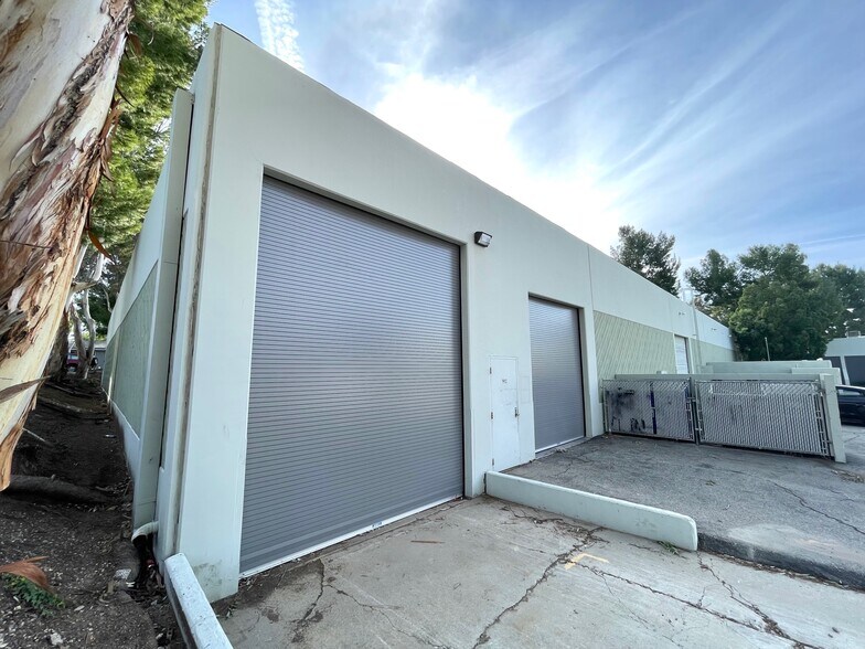 More Photos Of 31119 Via Colinas, Westlake Village Light Manufacturing For Sale