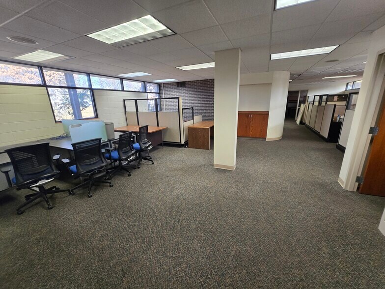 More Photos Of 2900 SW Plass Ct, Topeka Medical For Lease