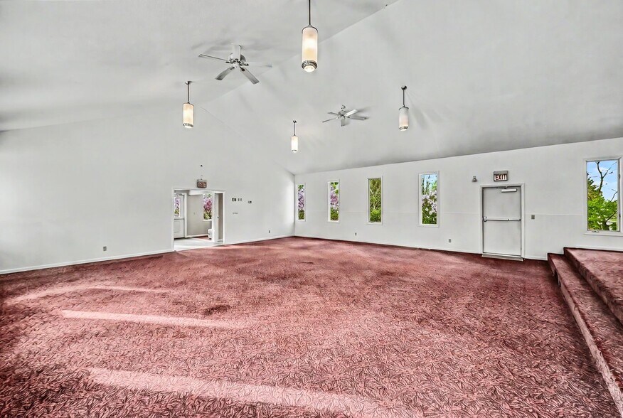 More Photos Of 15924 PA-407 Sr, Fleetville Office For Sale