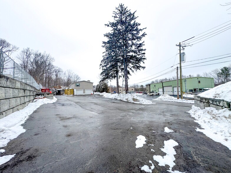 More Photos Of 25 Popes Ln, Danvers Flex For Sale