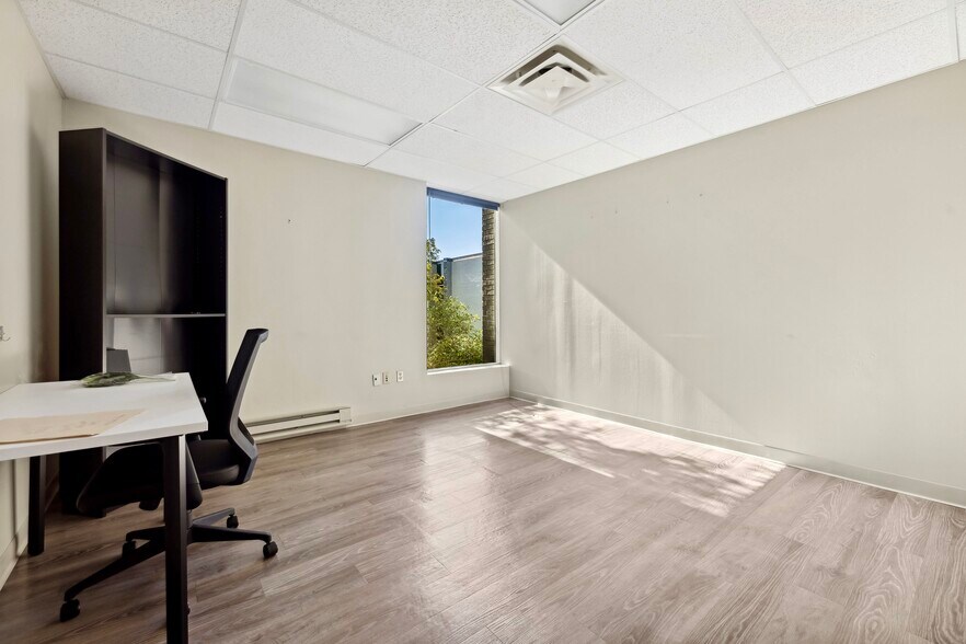 More Photos Of 9403 Kenwood Rd, Blue Ash Medical For Lease