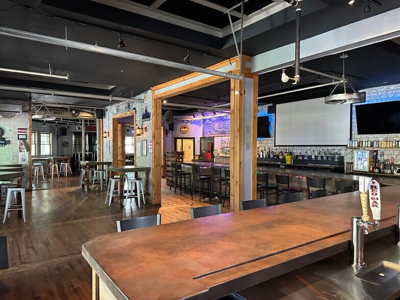 More Photos Of 3228 N Davidson St, Charlotte Restaurant For Lease