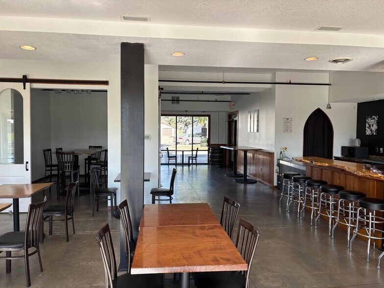 More Photos Of 24 W Park St, Spencer Freestanding For Sale