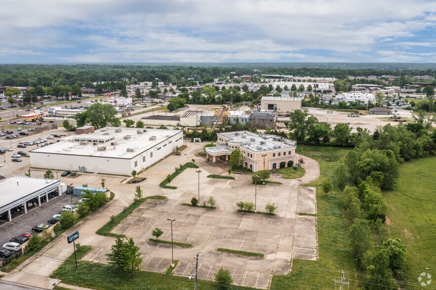 More Photos Of 7955 Fischer Steel Rd, Cordova Bar For Sale