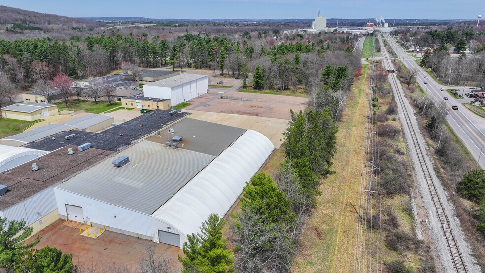 More Photos Of 301 W Military Rd, Rothschild Warehouse For Lease